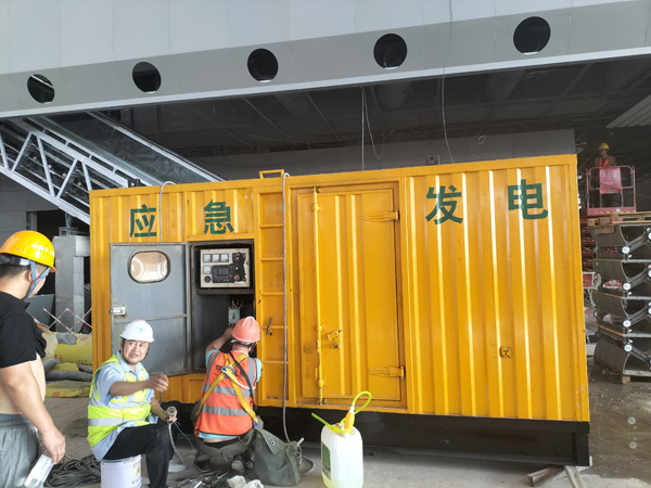 福海怎样判断空气滤清器是否需要更换？